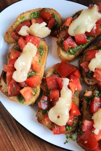 Bruschette Tricolore
