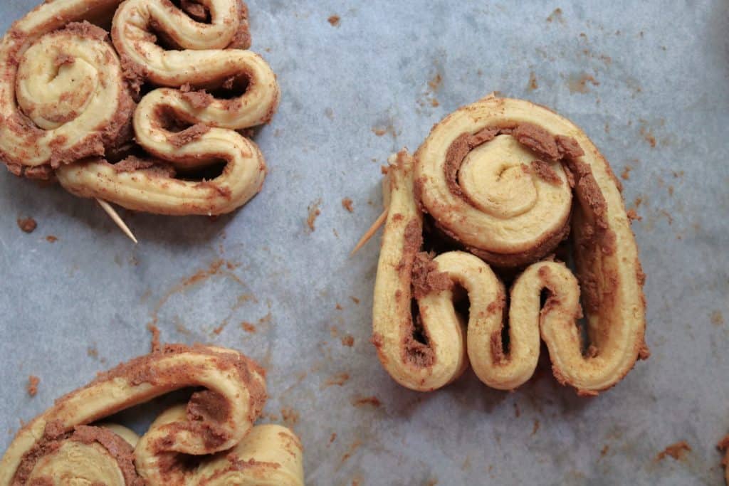 How to make Ghost Cinnamon Rolls.
