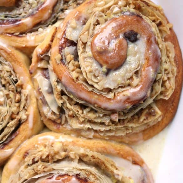 Baklava Cinnamon-Rolls.